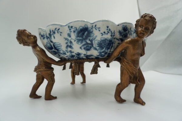 PATERA PORCELANA Z BRĄZEM NA ANIOŁACH - ANIOŁY BRĄZ + PORCELANA PATERA