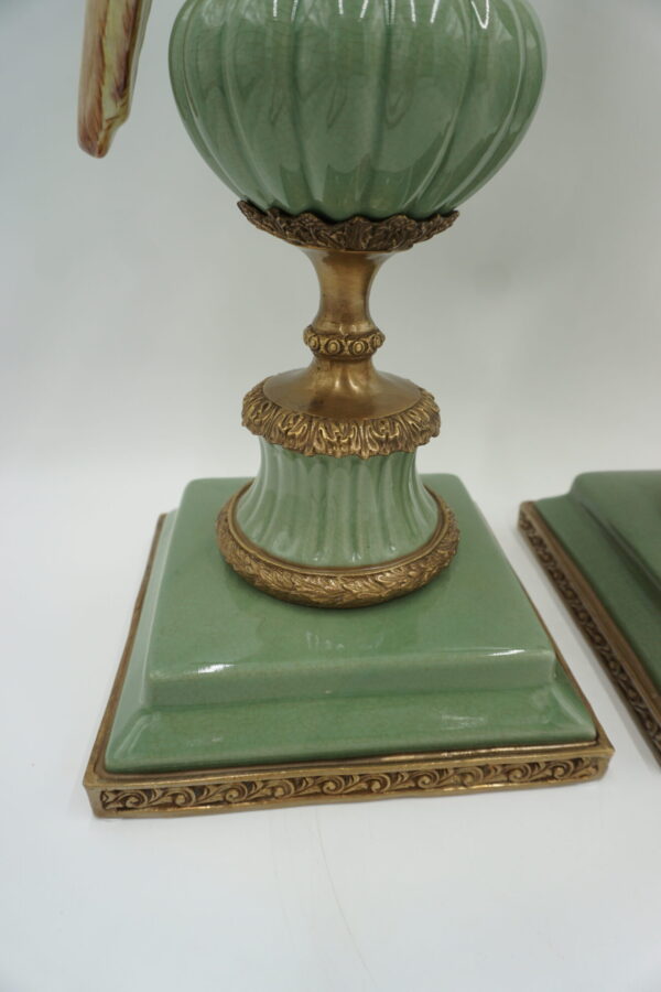 NIESAMOWITA PARA ŚWIECZNIKÓW PAPUGI PORCELANA Z BRĄZEM