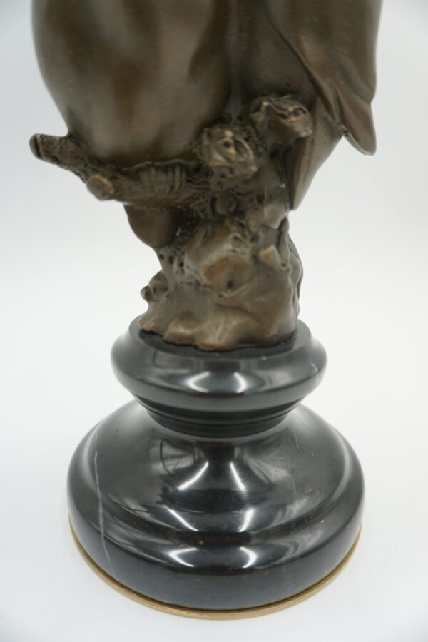 FIGURA Z BRĄZU SOWY