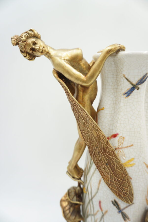 CALINECZKA - PORCELANOWY WAZON OKUTY BRĄZEM