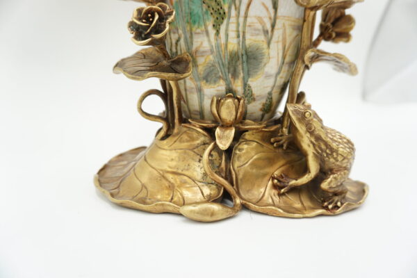 CALINECZKA - PORCELANOWY WAZON OKUTY BRĄZEM