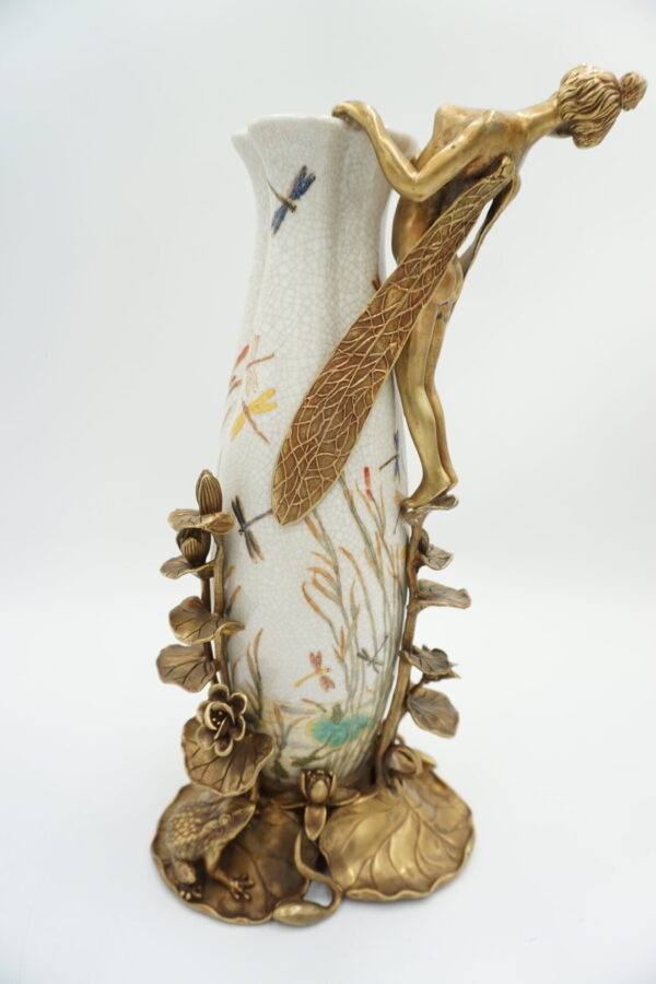 CALINECZKA - PORCELANOWY WAZON OKUTY BRĄZEM