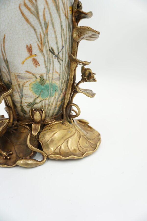 CALINECZKA - PORCELANOWY WAZON OKUTY BRĄZEM