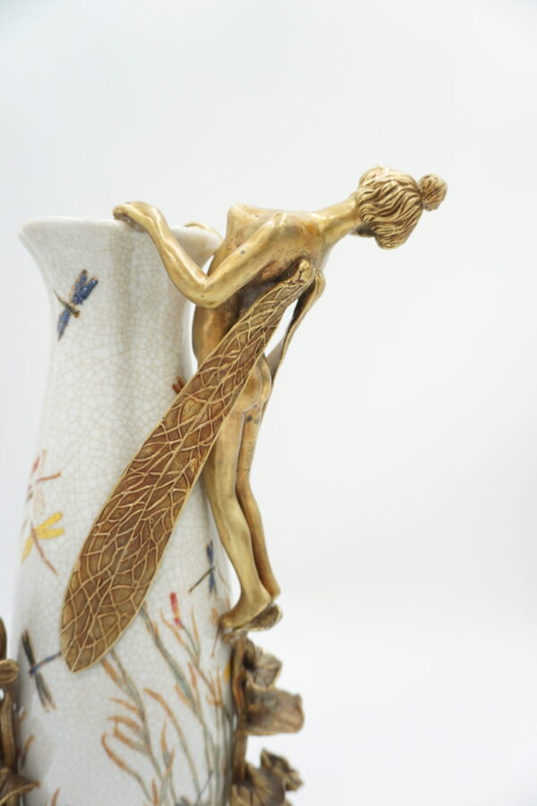 CALINECZKA - PORCELANOWY WAZON OKUTY BRĄZEM