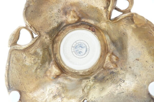 CALINECZKA - PORCELANOWY WAZON OKUTY BRĄZEM