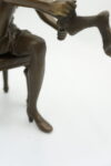 FIGURA Z BRĄZU AKT KOBIETA W RAJSTOPACH