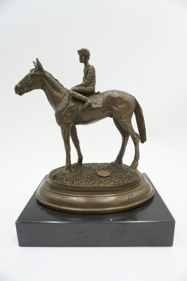 FIGURA Z BRĄZU JEZDZIEĆ NA KONIU JOKEY NA KONIU