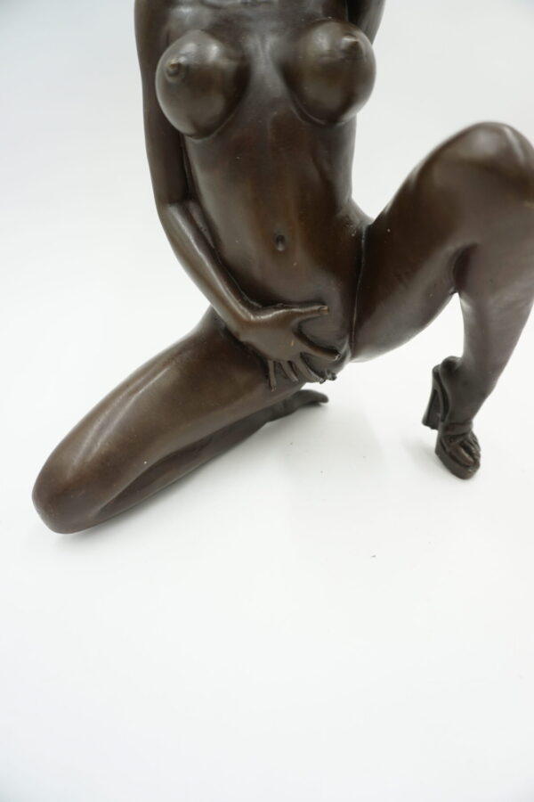 FIGURA Z BRĄZU AKT NAGA KOBIETA