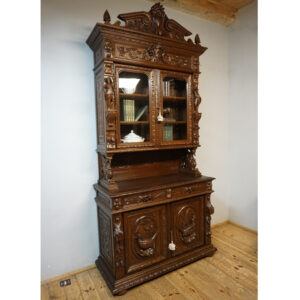 PRZESZKLONY MYŚLIWSKI KREDENS FIGURY MYŚLIWYCH