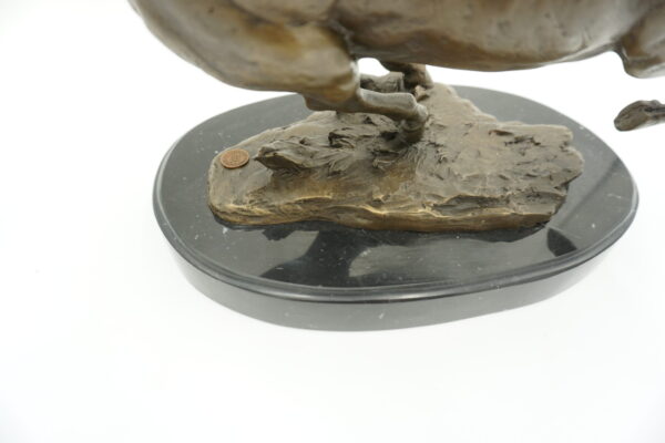 FIGURA Z BRĄZU – KOŃ W GALOPIE GROŹNY KOŃ