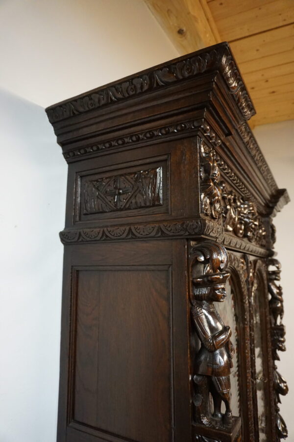 FIGURALNY KREDENS NIESAMOWITE RZEŹBY UNIKAT