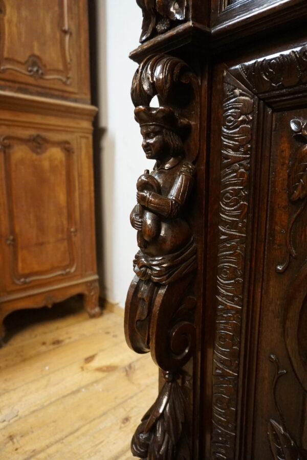 FIGURALNY KREDENS NIESAMOWITE RZEŹBY UNIKAT