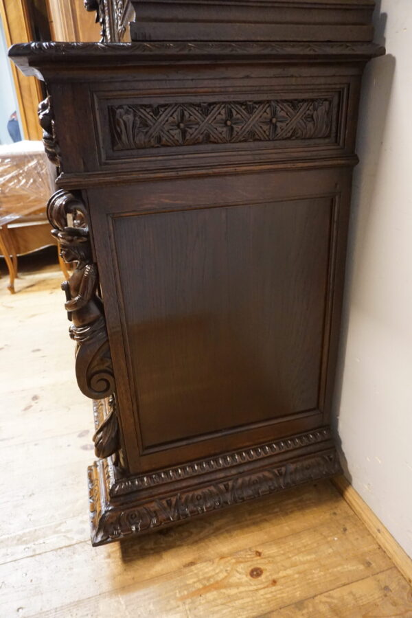 FIGURALNY KREDENS NIESAMOWITE RZEŹBY UNIKAT