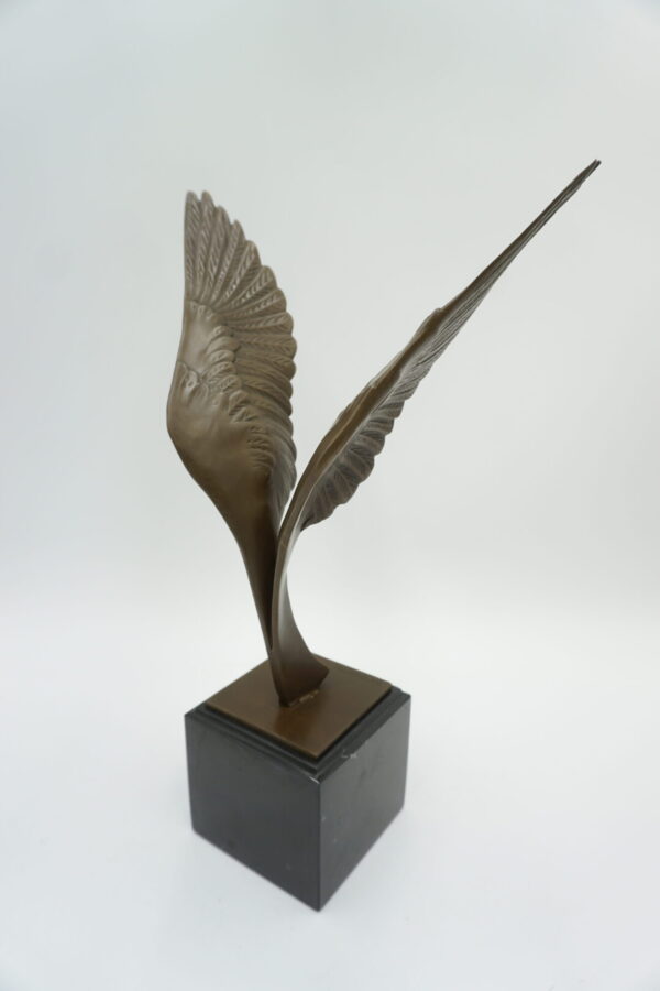FIGURA Z BRĄZU SKRZYDŁA PTAKA SYMBOL WOLNOŚCI ZWYCIĘSTWA