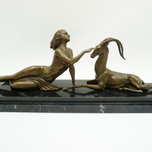 DUŻA FIGURA Z BRĄZU KOBIETA AMAZONKA Z ANTYLOPĄ