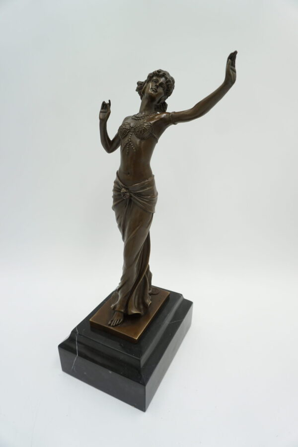 DOSTOJNA KOBIETA FIGURA Z BRĄZU - SYGNOWANA