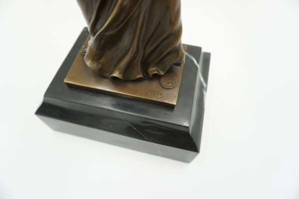 DOSTOJNA KOBIETA FIGURA Z BRĄZU - SYGNOWANA