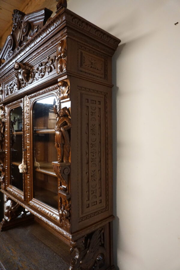 PRZESZKLONY MYŚLIWSKI KREDENS FIGURY MYŚLIWYCH