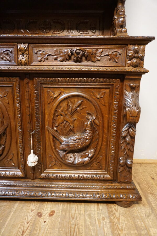 PRZESZKLONY MYŚLIWSKI KREDENS FIGURY MYŚLIWYCH