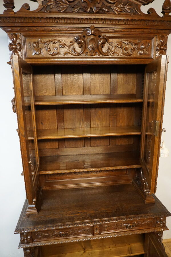 PRZESZKLONY MYŚLIWSKI KREDENS FIGURY MYŚLIWYCH