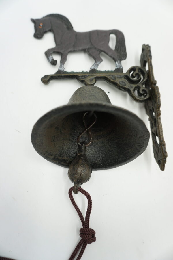 PIĘKNY ŻELIWNY DZWON DZWONECZEK KOŃ