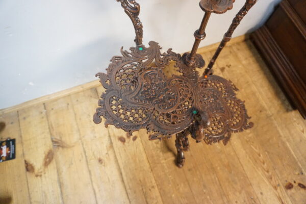 ŻELIWNY 3-POZIOMOWY KWIETNIK STOLIK