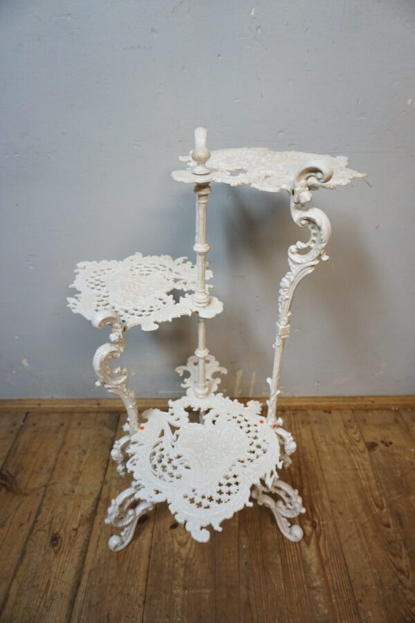 ŻELIWNY 3-POZIOMOWY KWIETNIK STOLIK BIAŁY