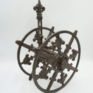 ŻELIWNY UCHWYT NA WĘŻA OGRODOWEGO