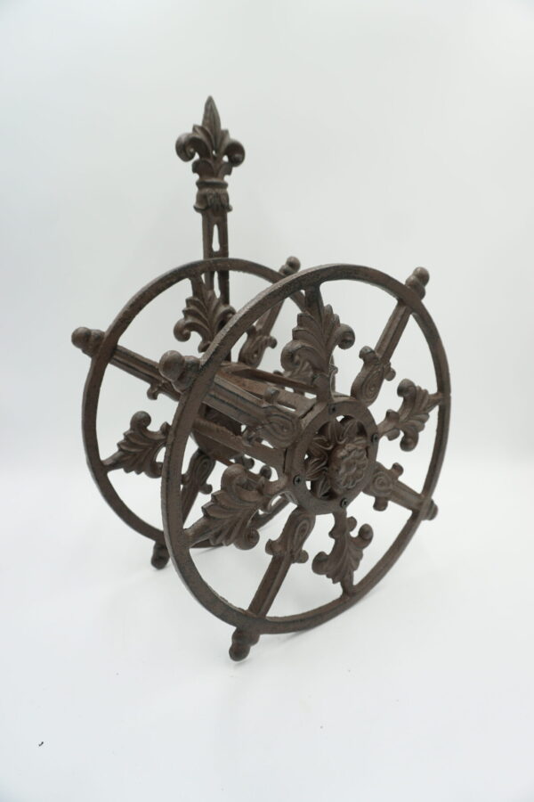 ŻELIWNY UCHWYT NA WĘŻA OGRODOWEGO