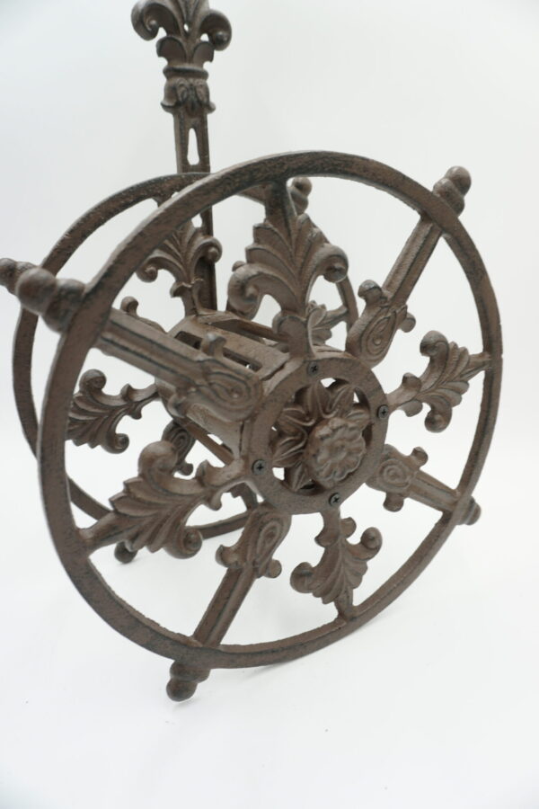 ŻELIWNY UCHWYT NA WĘŻA OGRODOWEGO