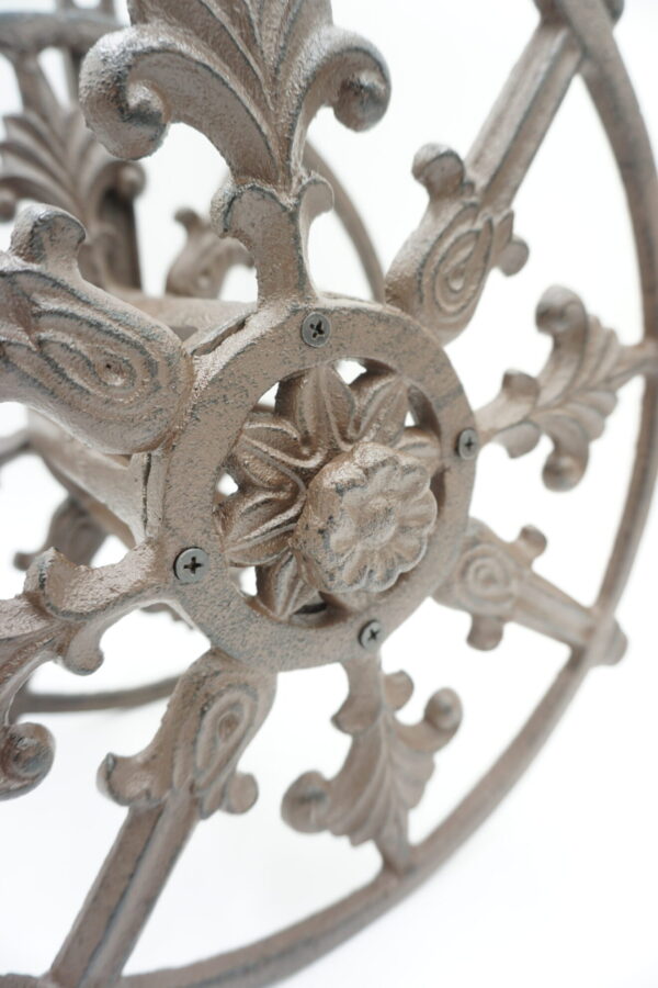 ŻELIWNY UCHWYT NA WĘŻA OGRODOWEGO