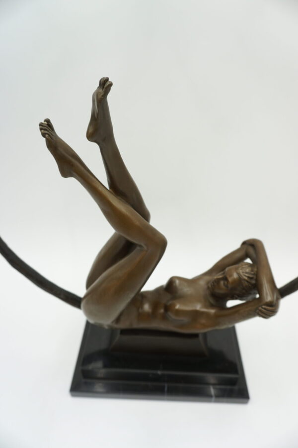 DUŻA FIGURA Z BRĄZU NAGA KOBIETA W KOLE AKT SYGNOWANY