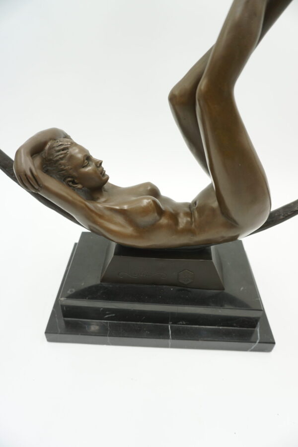 DUŻA FIGURA Z BRĄZU NAGA KOBIETA W KOLE AKT SYGNOWANY