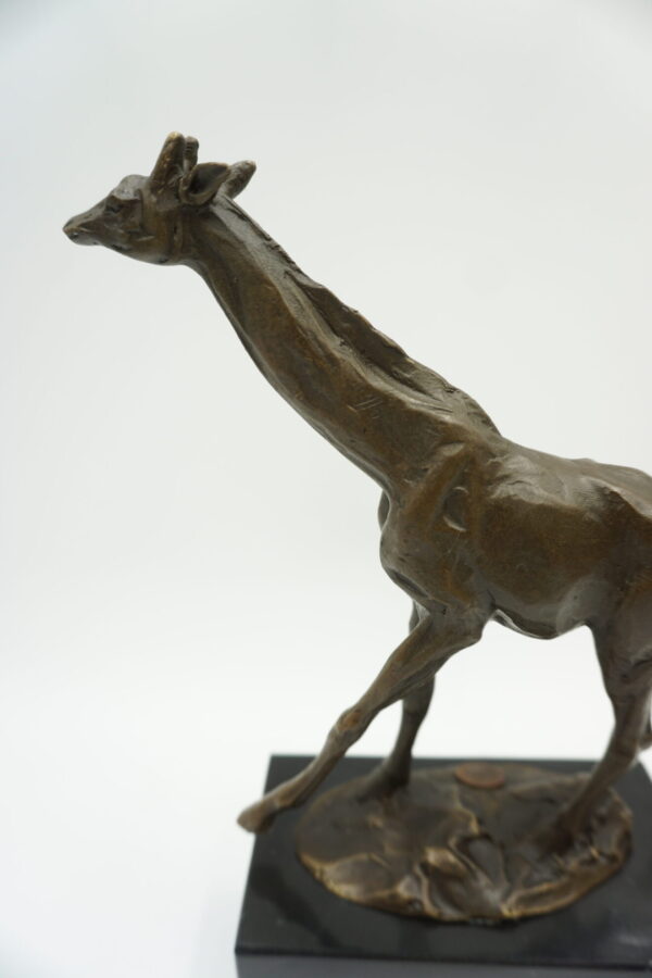 FIGURA Z BRĄZU – ZWIERZĘ ŻYRAFA