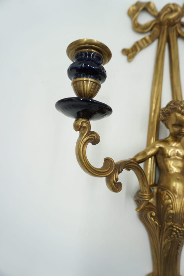 DUŻA PARA KINKIETÓW ŚWIECZNIKÓW ANIOŁKI porcelana z brązem