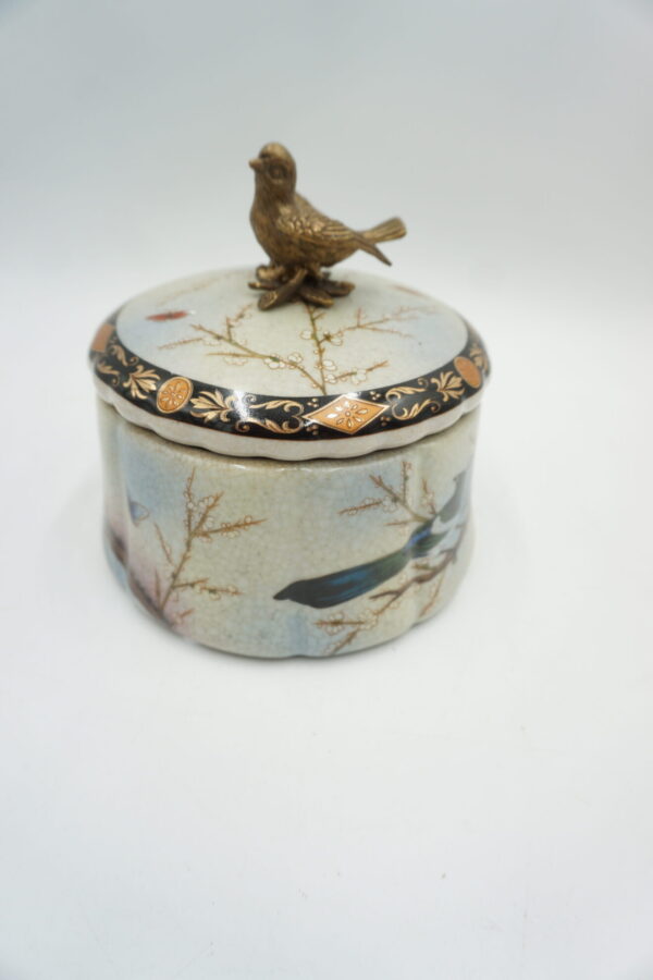 PORCELANOWA SZKATUŁKA BOMBONIERA Z BRĄZEM PTASZEK