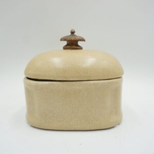 PORCELANOWA SZKATUŁKA BOMBONIERA BEŻOWA Z BRĄZEM