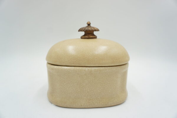 PORCELANOWA SZKATUŁKA BOMBONIERA BEŻOWA Z BRĄZEM