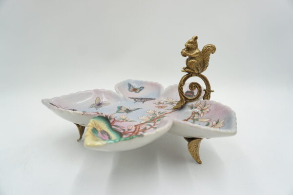 PATERKA PORCELANA Z BRĄZEM - LIŚĆ Z WIEWIÓRKĄ