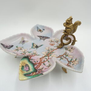 PATERKA PORCELANA Z BRĄZEM - LIŚĆ Z WIEWIÓRKĄ