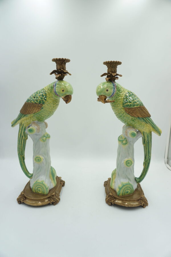 PARA ŚWIECZNIKÓW PAPUGI ZIELONE PORCELANA Z BRĄZEM CUDO