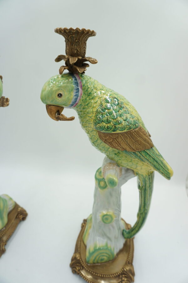 PARA ŚWIECZNIKÓW PAPUGI ZIELONE PORCELANA Z BRĄZEM CUDO