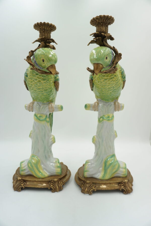 PARA ŚWIECZNIKÓW PAPUGI ZIELONE PORCELANA Z BRĄZEM CUDO