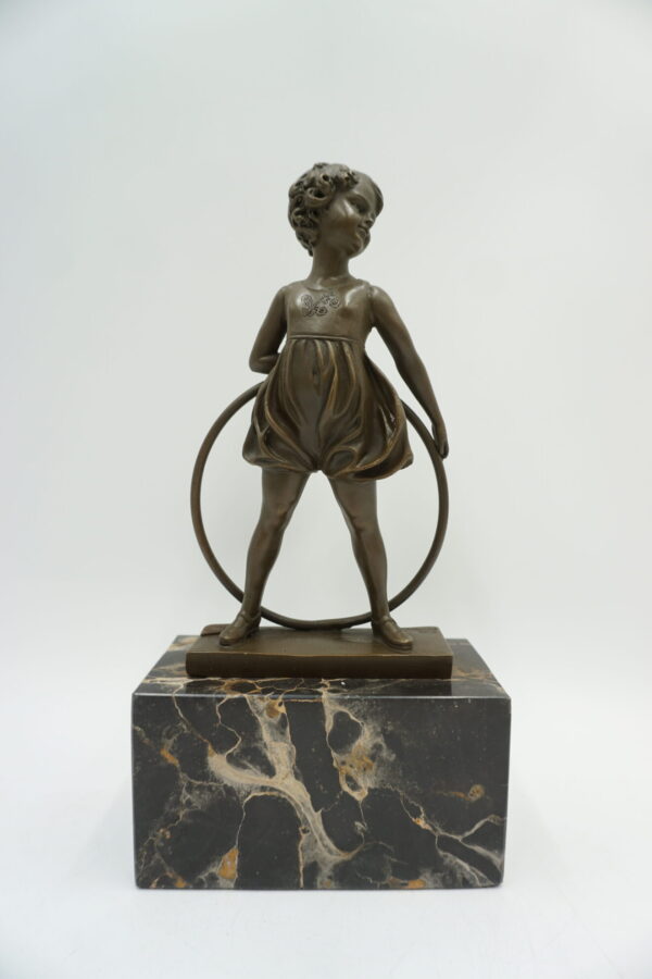 FIGURA Z BRĄZU DZIEWCZYNKA Z KOŁEM TANCERKA BALETNICA