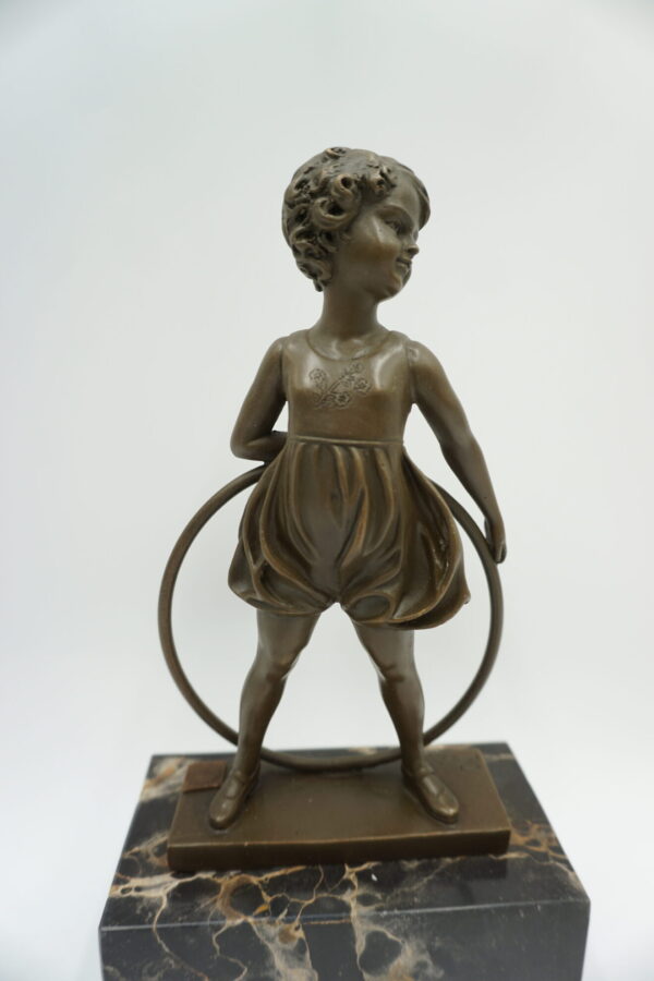 FIGURA Z BRĄZU DZIEWCZYNKA Z KOŁEM TANCERKA BALETNICA