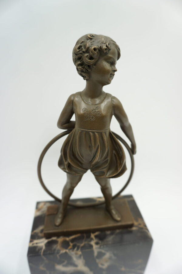 FIGURA Z BRĄZU DZIEWCZYNKA Z KOŁEM TANCERKA BALETNICA