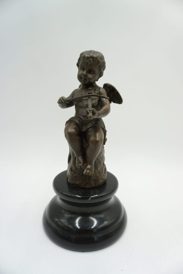 FIGURA Z BRĄZU ANIOŁ ANIOŁEK ZE SKRZYPCAMI GRAJEK