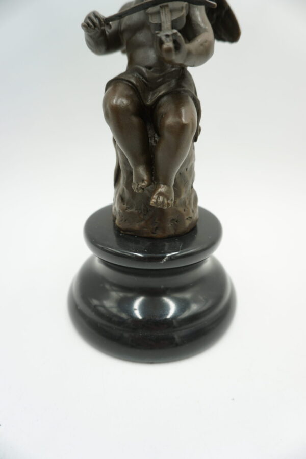 FIGURA Z BRĄZU ANIOŁ ANIOŁEK ZE SKRZYPCAMI GRAJEK