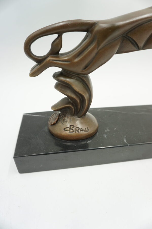 FIGURA Z BRĄZU LEW ART DECO AGRESYWNY ATAKUJĄCY