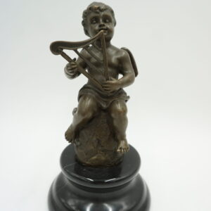 FIGURA Z BRĄZU ANIOŁ ANIOŁEK Z HARFĄ